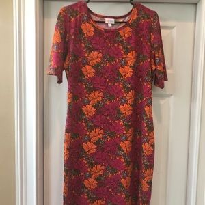 Lularoe Julia Sz XL in pretty tropical pattern
